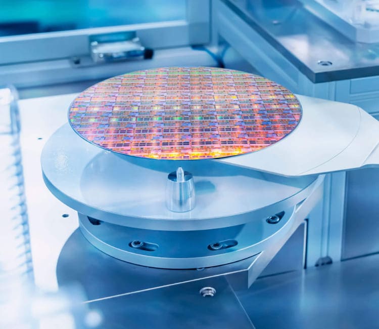The Japanese glass behind next-generation chips