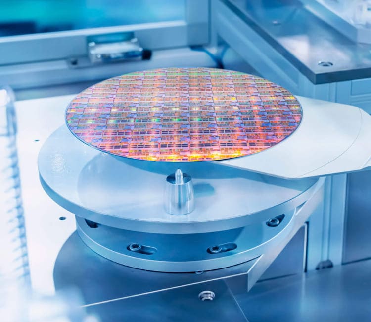 The Japanese glass behind next-generation chips