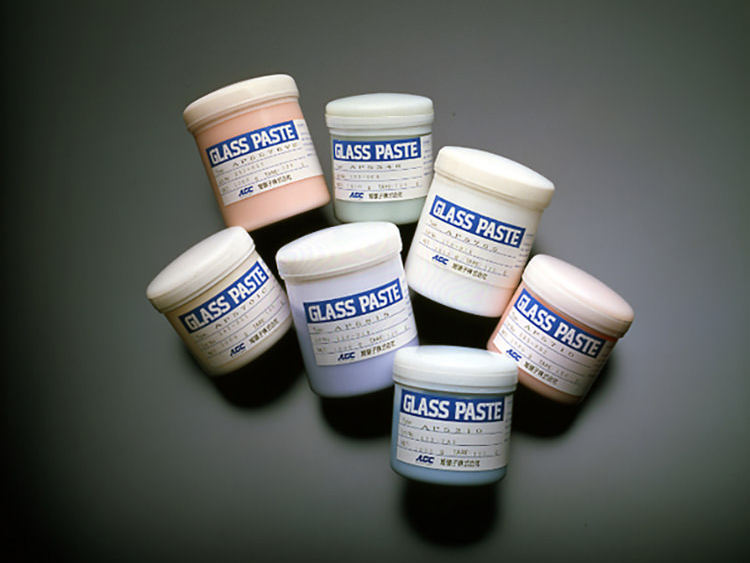 Glass paste