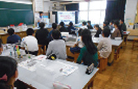 Outreach science class (Japan)