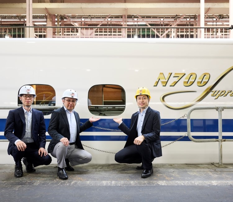 新幹線の長時間移動に新たな価値を　JR東海とAGCが協創した5Gガラスアンテナ窓