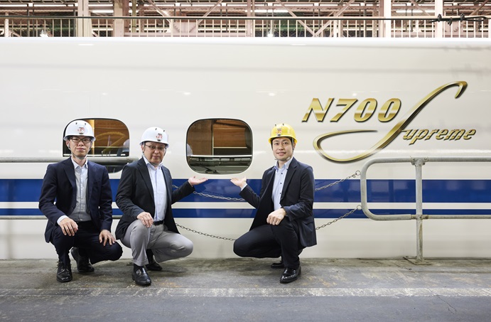 新幹線の長時間移動に新たな価値を　JR東海とAGCが協創した5Gガラスアンテナ窓