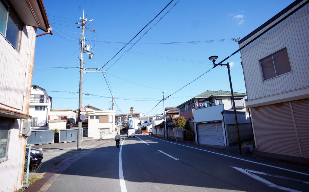 「伊保」駅前の町並み
