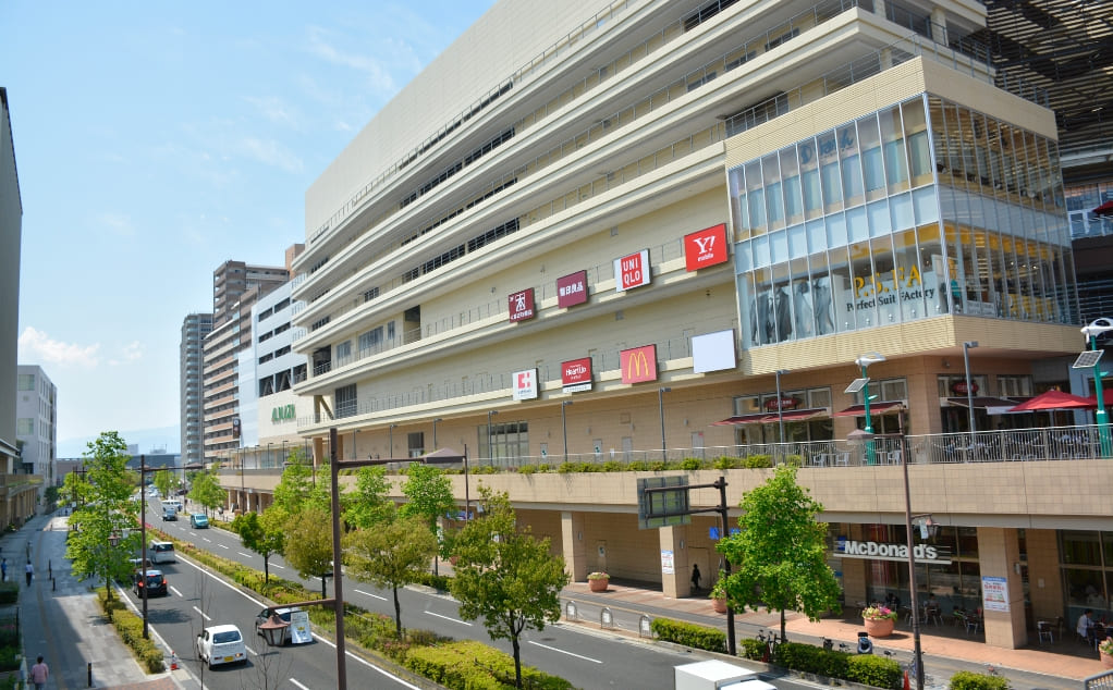 JR「尼崎」駅前