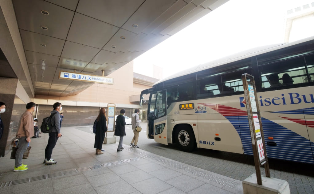 東京行きの高速バス乗り場