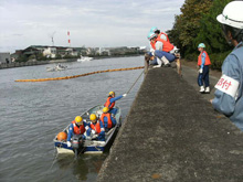 油流出事故を想定した年次総合防災訓練