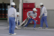 毎年10月に行う工場全体の防災訓練の様子